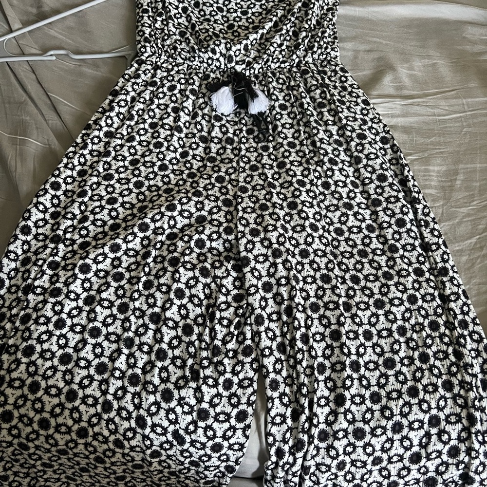 Xhilaration strapless lined summer romper